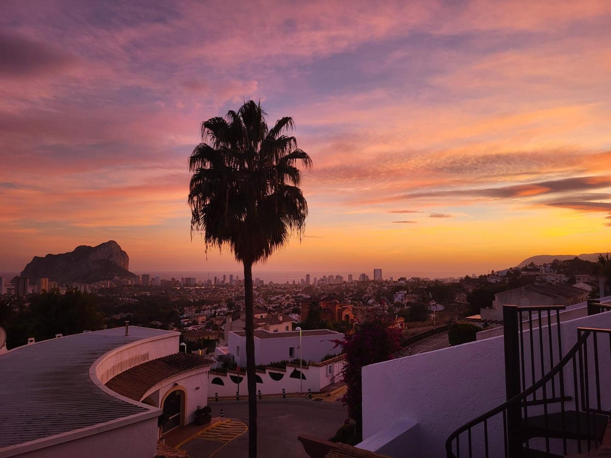 Casa Sunrise - Costa Blanca House With Rooftop, 5 Swimming Pools And Panoramic Sea- And Views At Penon De Ifach Calpe Exterior photo