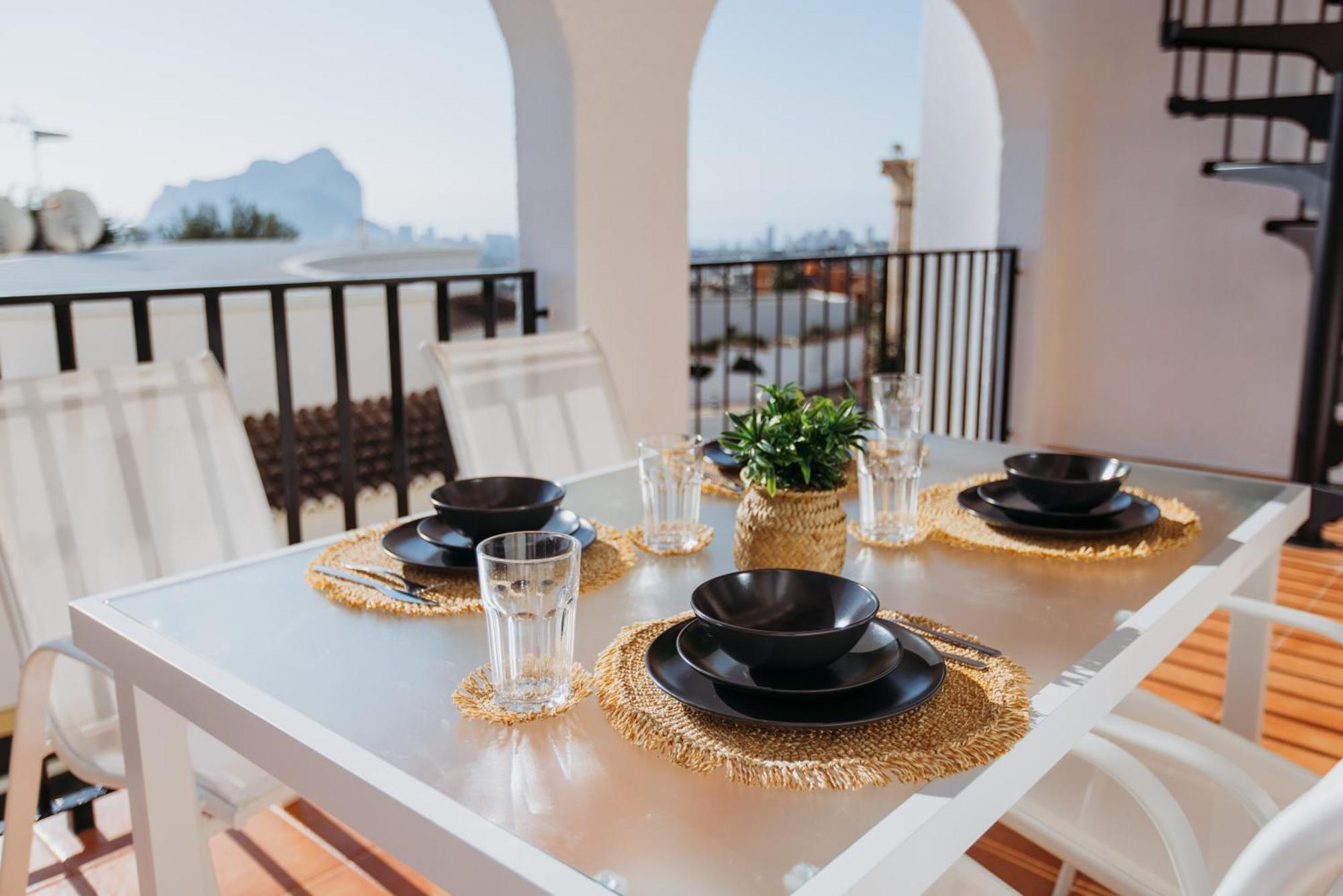 Casa Sunrise - Costa Blanca House With Rooftop, 5 Swimming Pools And Panoramic Sea- And Views At Penon De Ifach Calpe Exterior photo