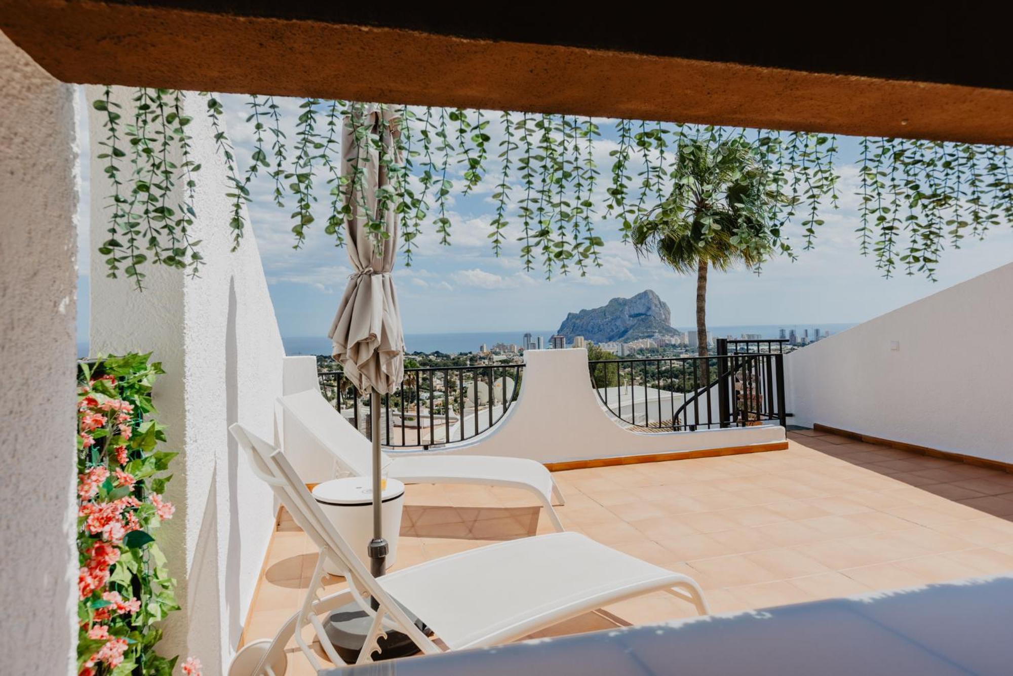 Casa Sunrise - Costa Blanca House With Rooftop, 5 Swimming Pools And Panoramic Sea- And Views At Penon De Ifach Calpe Exterior photo